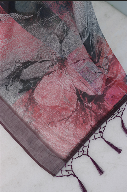 Sophisticated Linen Saree in Wine & Peach Tones – Artistic Print & Lightweight Feel *PHL 23*